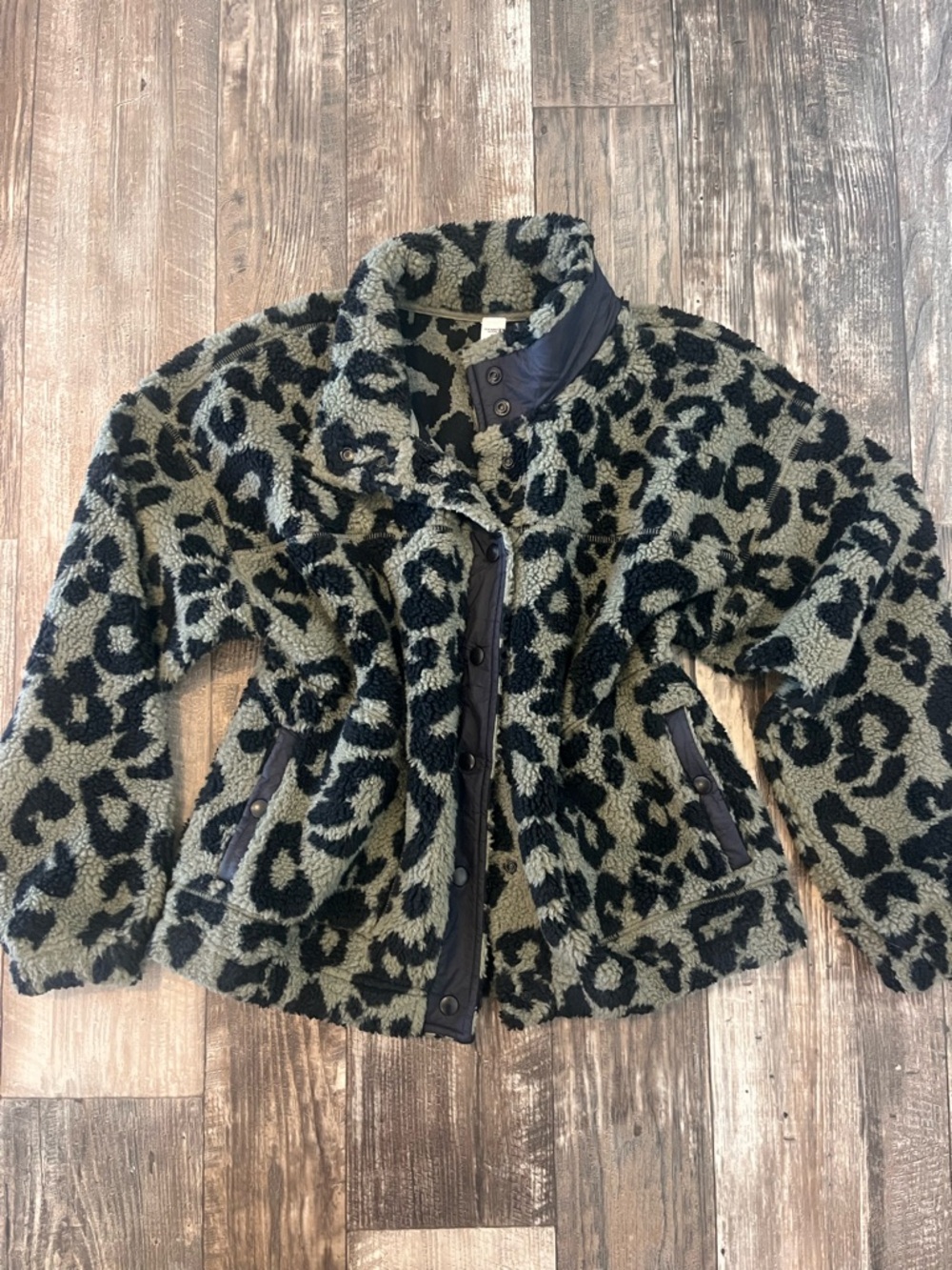 Old Navy Leopard print Sherpa jacket